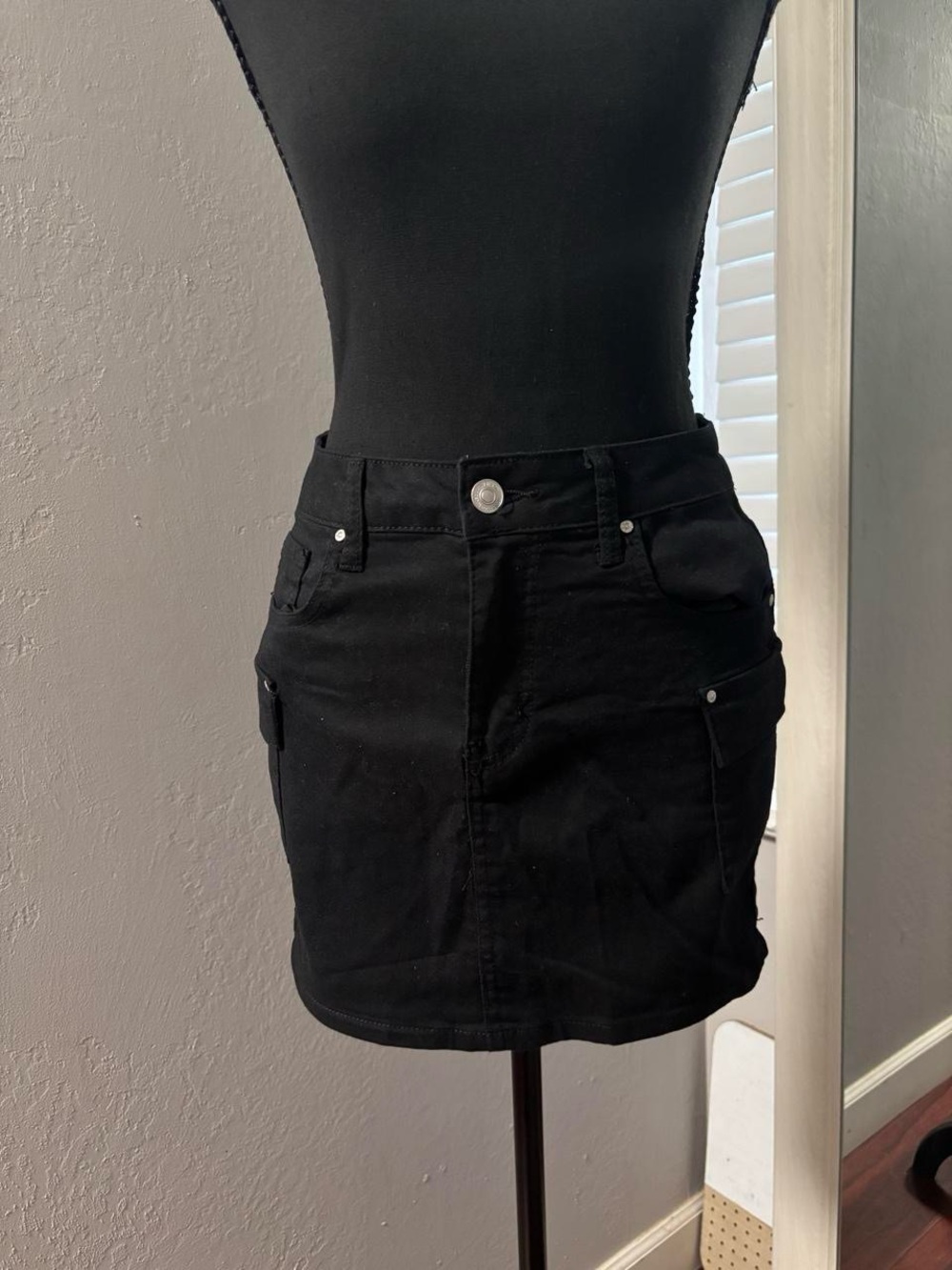 Black Women's Mini Skirt - Classic Casual Style